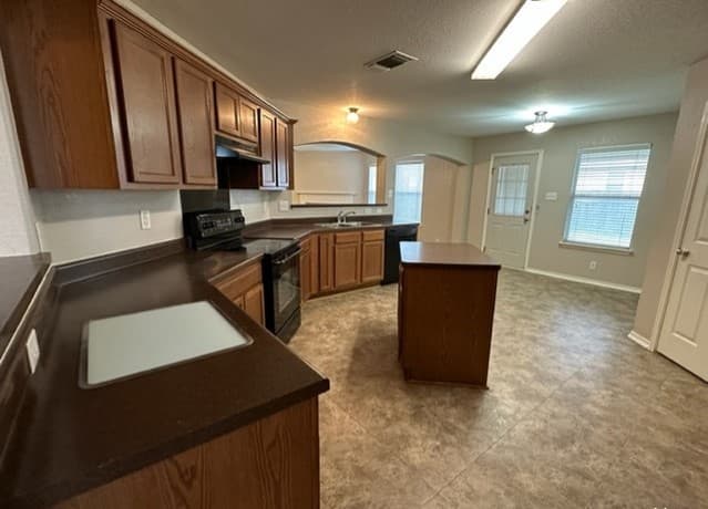 2111  Red Rock Xing, San Antonio, TX 78245 — photo 10