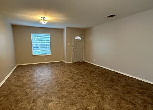 2111  Red Rock Xing, San Antonio, TX 78245 — photo 2