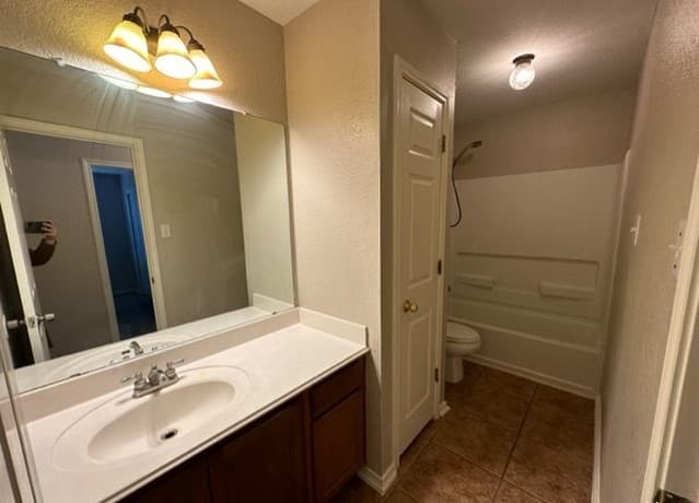 2111  Red Rock Xing, San Antonio, TX 78245 — photo 22