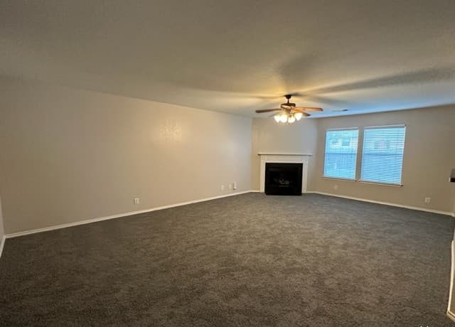 2111  Red Rock Xing, San Antonio, TX 78245 — photo 5