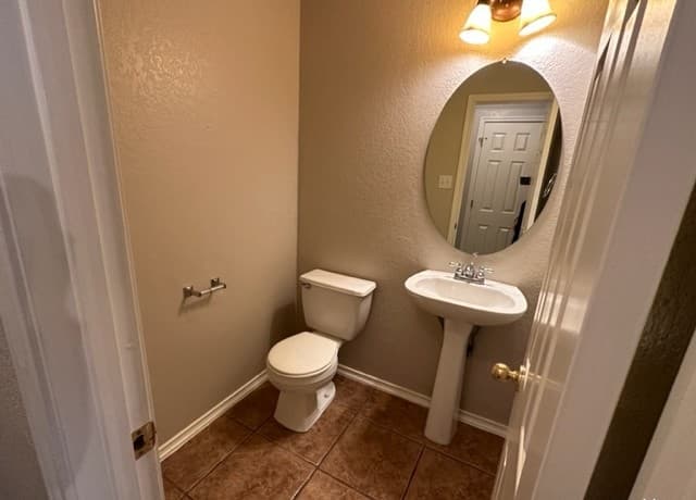 2111  Red Rock Xing, San Antonio, TX 78245 — photo 7