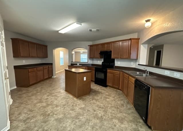 2111  Red Rock Xing, San Antonio, TX 78245 — photo 9