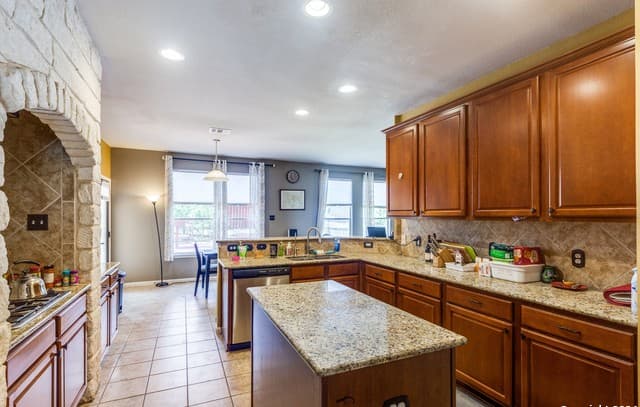 25703  Fan Flower, San Antonio, TX 78261 — photo 3