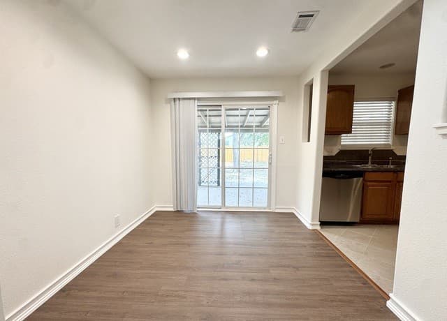 5614  Timber Rail, San Antonio, TX 78250 — photo 4