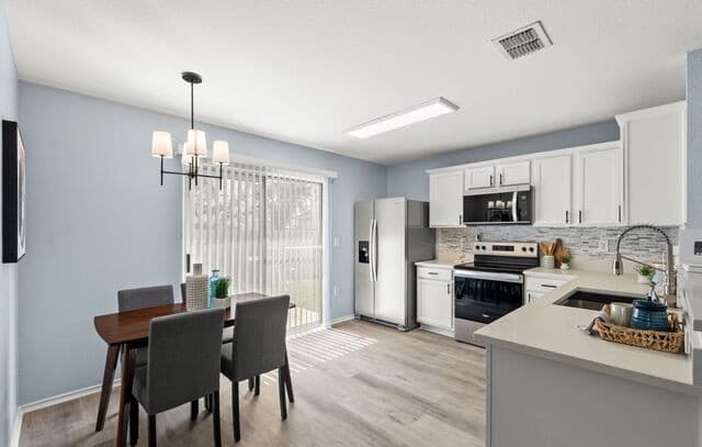 6815  Cougar Cove, San Antonio, TX 78242 — photo 8