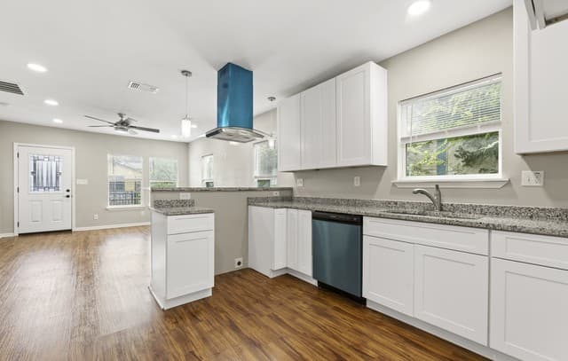 219  Finton, San Antonio, TX 78204 — photo 11