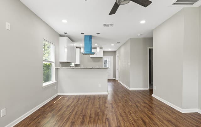 219  Finton, San Antonio, TX 78204 — photo 9