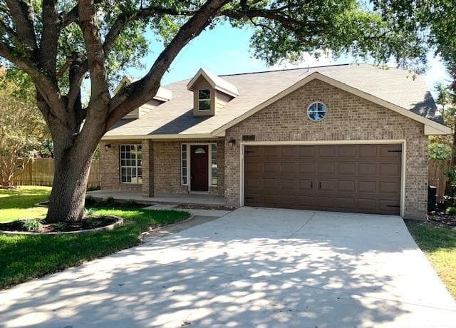 2546 Woodland Village Pl