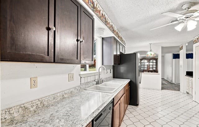 1723  Copperfield, San Antonio, TX 78251 — photo 2