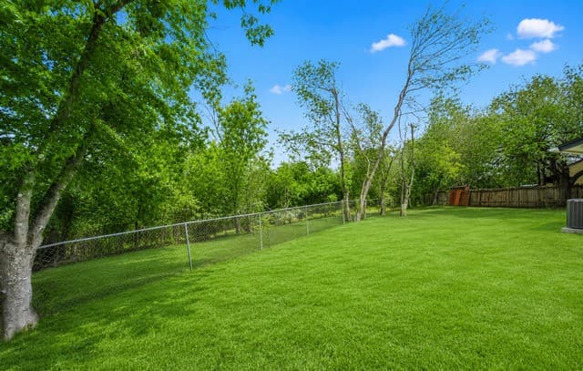 6602  Swiss Oaks, San Antonio, TX 78227 — photo 12