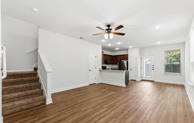 2503  LYNWOOD Bend, San Antonio, TX 78245 — photo 4