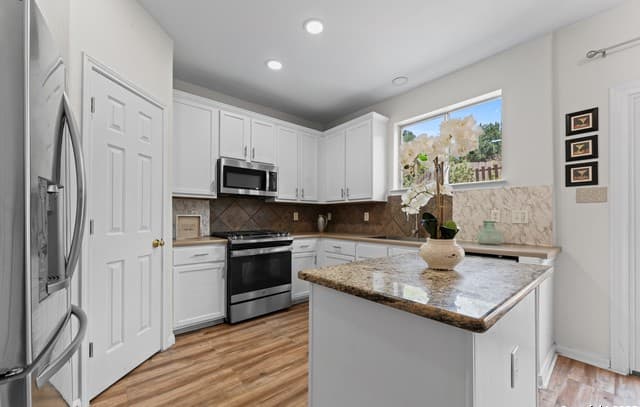 807  Midway Crst, San Antonio, TX 78258 — photo 13