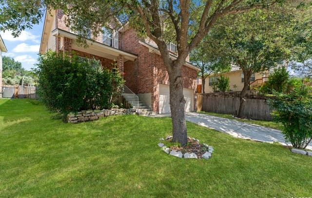 807  Midway Crst, San Antonio, TX 78258 — photo 2