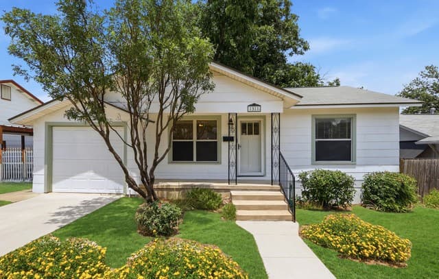1311 W Rosewood Ave