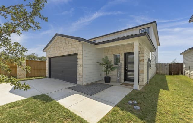 10919  Apple Dumpling Grv, San Antonio, TX 78224 — photo 2