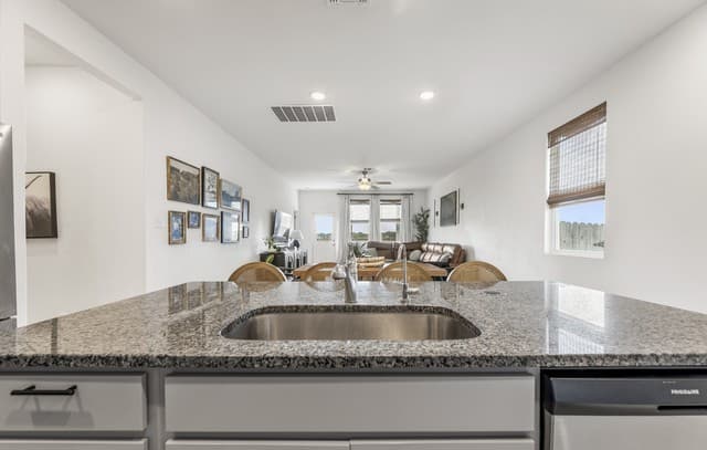 10919  Apple Dumpling Grv, San Antonio, TX 78224 — photo 9
