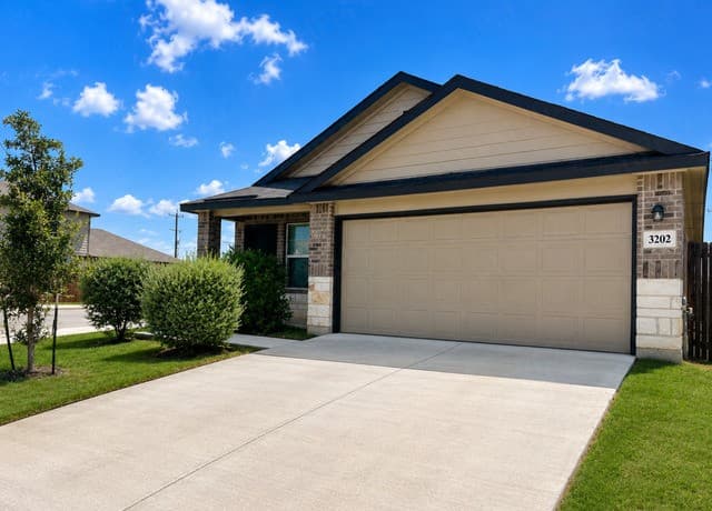 3202  Lamoka Lake, San Antonio, TX 78245 — photo 2