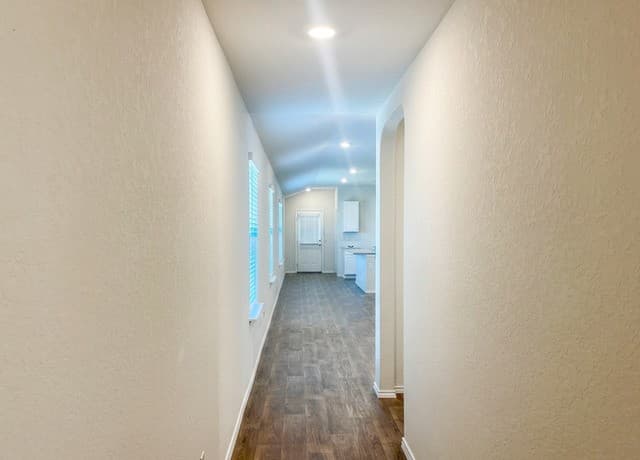 3202  Lamoka Lake, San Antonio, TX 78245 — photo 4