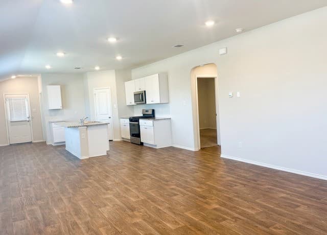 3202  Lamoka Lake, San Antonio, TX 78245 — photo 6