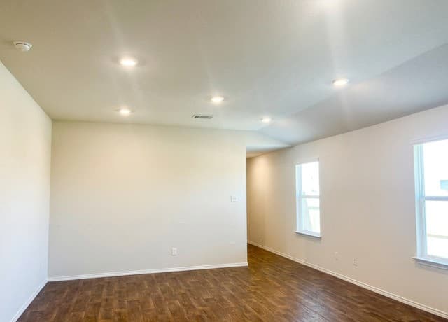 3202  Lamoka Lake, San Antonio, TX 78245 — photo 7