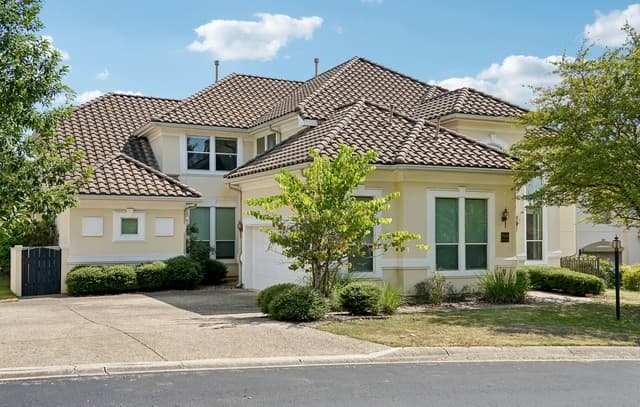 7439 Hovingham