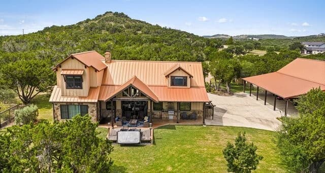 241 E Lynx Cv, Blanco, TX 78606 — photo 3