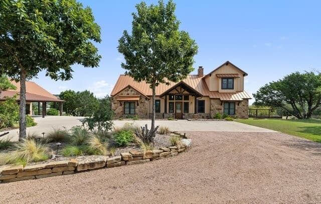 241 E Lynx Cv, Blanco, TX 78606 — photo 4