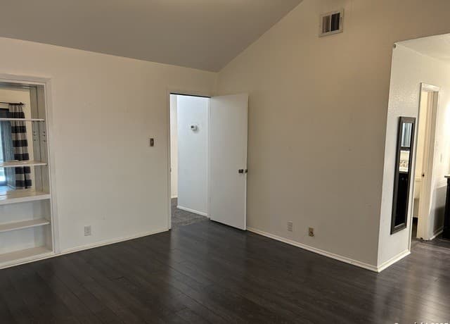 9215  Powhatan Dr, San Antonio, TX 78230 — photo 15