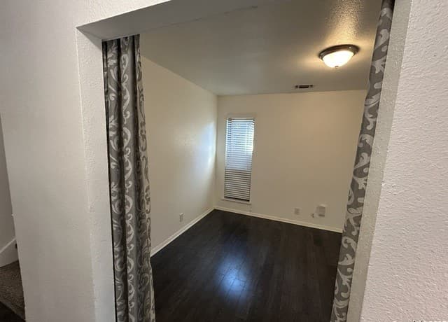 9215  Powhatan Dr, San Antonio, TX 78230 — photo 2