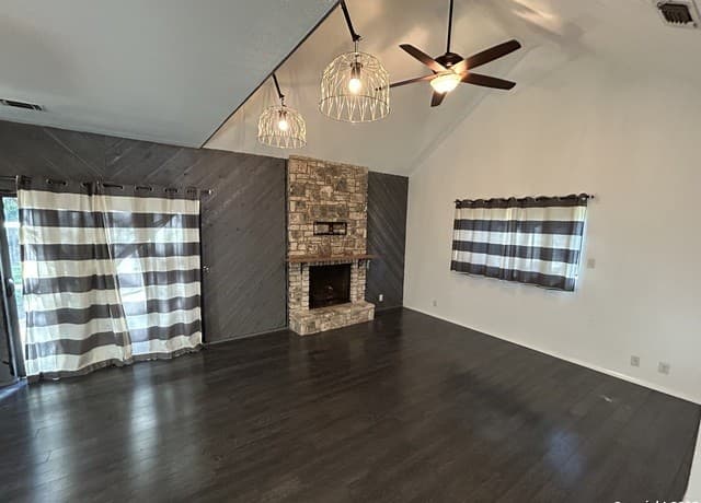 9215  Powhatan Dr, San Antonio, TX 78230 — photo 4