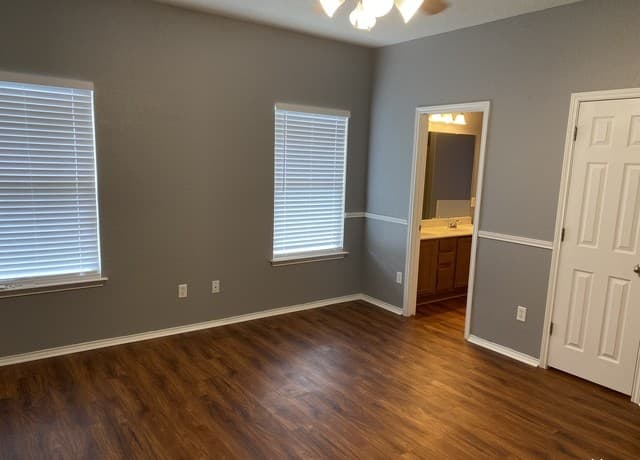 9310  Longmire Trace, San Antonio, TX 78245 — photo 13