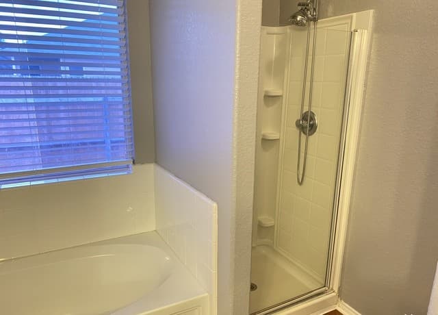 9310  Longmire Trace, San Antonio, TX 78245 — photo 16