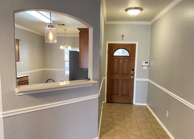 9310  Longmire Trace, San Antonio, TX 78245 — photo 3
