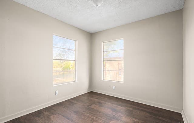412 W Coker, Devine, TX 78016 — photo 14