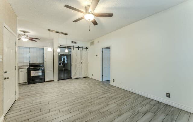 8655  Datapoint Dr Unit 203B, San Antonio, TX 78229 — photo 10