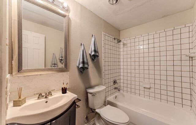 8655  Datapoint Dr Unit 203B, San Antonio, TX 78229 — photo 3