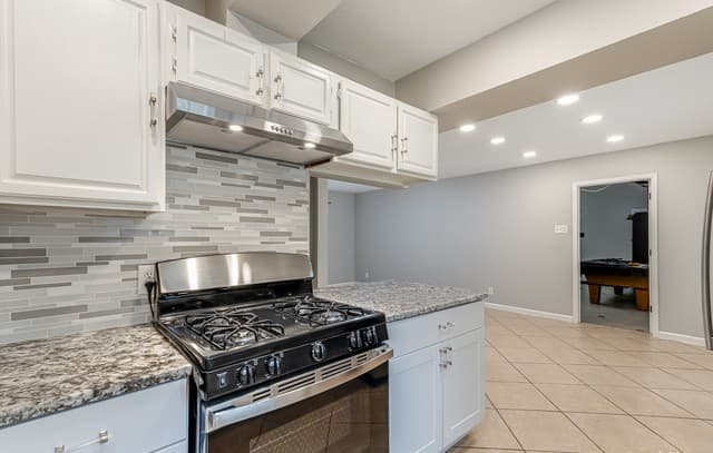 555  Patricia, San Antonio, TX 78216 — photo 13