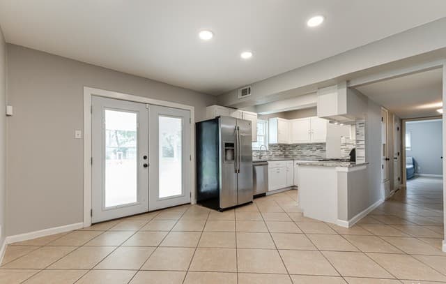 555  Patricia, San Antonio, TX 78216 — photo 9