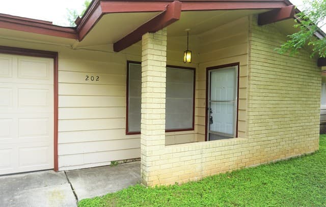 202  Brenda Dr, Converse, TX 78109 — photo 2