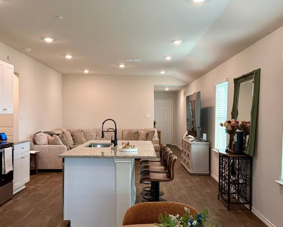 3019  Lindenwood Way, San Antonio, TX 78245 — photo 2