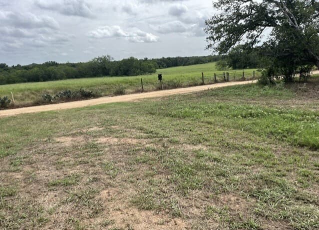 3084  Cr 442, Stockdale, TX 78160 — photo 2