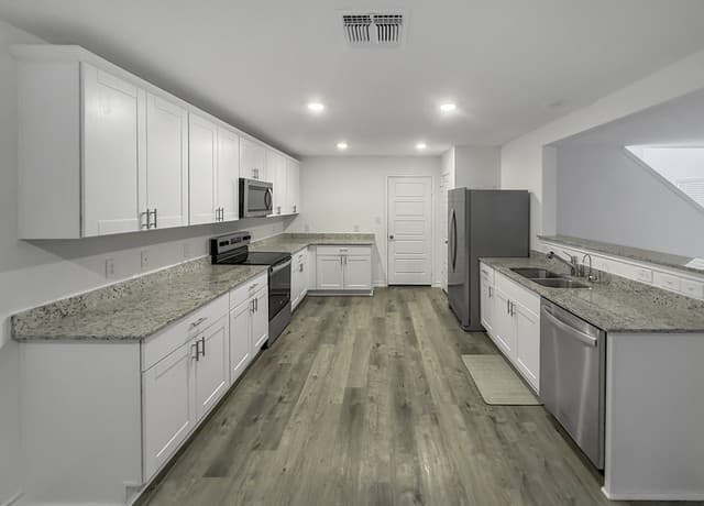 819  Bluegrass Pt, New Braunfels, TX 78130 — photo 2