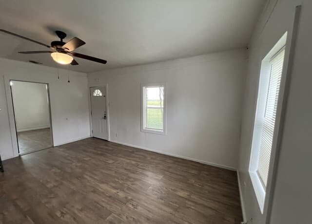 9676  Hildebrandt Rd, San Antonio, TX 78222 — photo 3