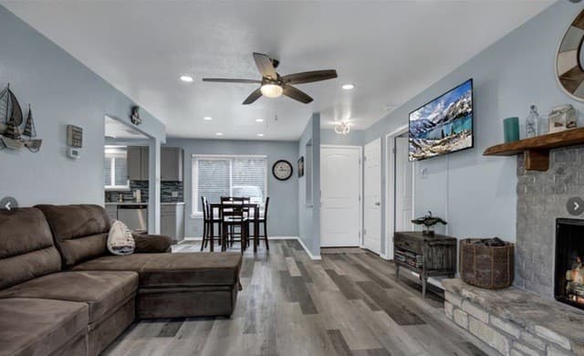 1185  Parkview Drive Unit APT D24, Canyon Lake, TX 78133 — photo 4