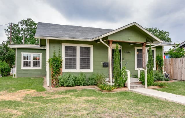 1004  Edison Dr, San Antonio, TX 78201 — photo 2