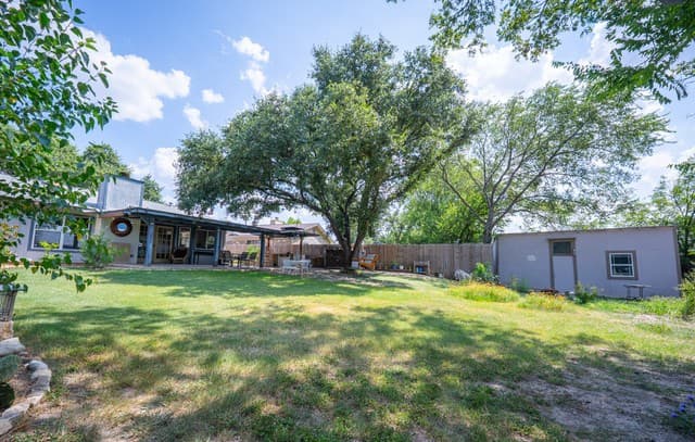 4647  Harpers Bnd, San Antonio, TX 78217 — photo 11