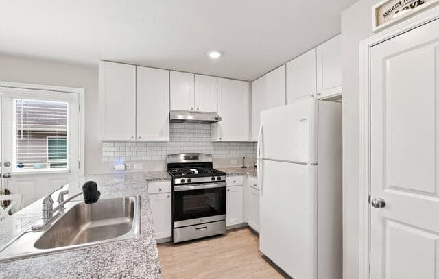 14018  Homestead Way, San Antonio, TX 78252 — photo 10