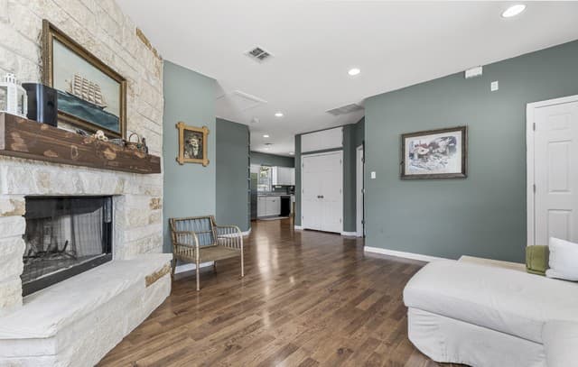 1296  Hedgestone, Canyon Lake, TX 78133 — photo 3