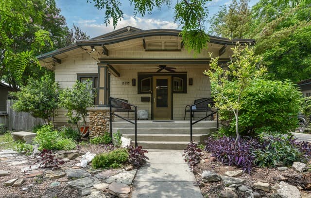 222 S Academy Ave
