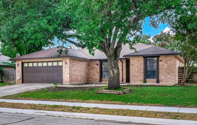 4635  French Meadow St, San Antonio, TX 78250